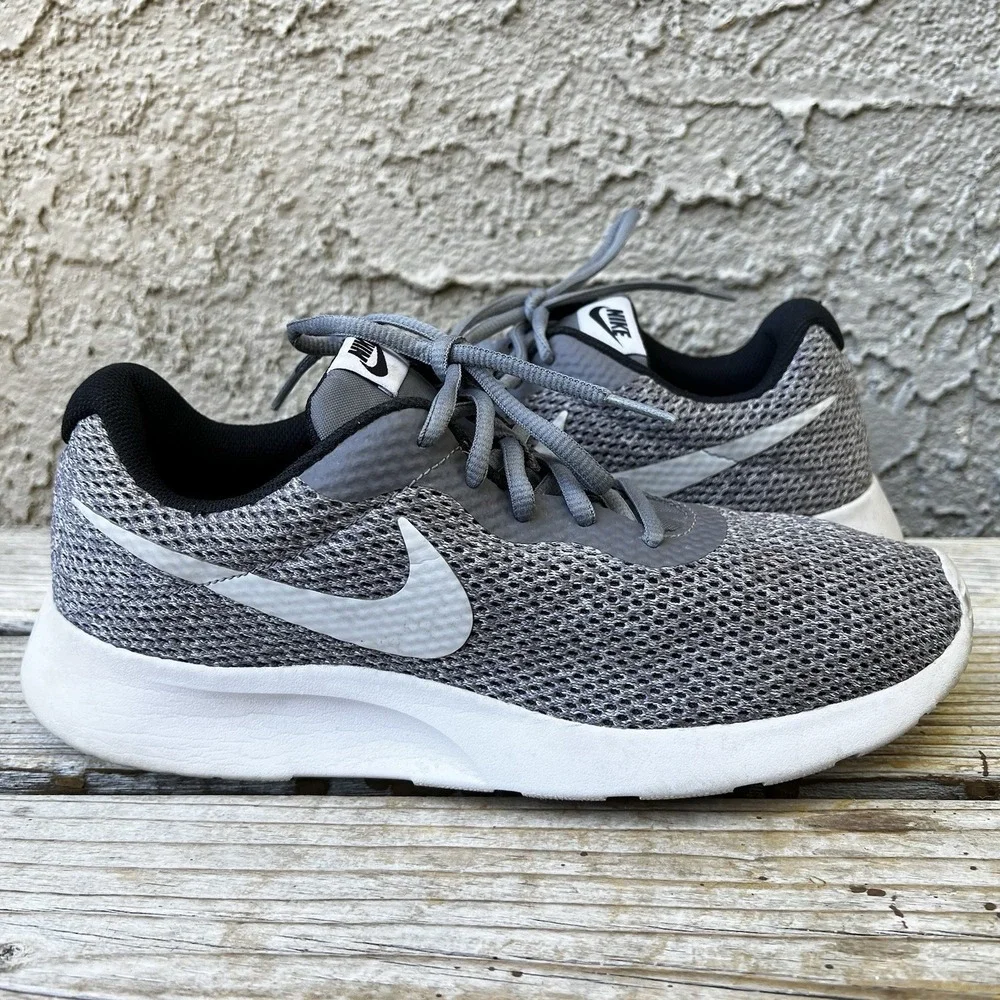 Nike Shoes Men Size 9 Tanjun SE Running Sneakers Grey